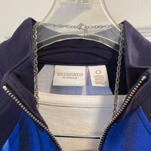 π  Host Pick!!! π  NWOT - WEEKENDS by Chico's Dark Blue Workout Jacket Sz 0 - Picture 3 of 12
